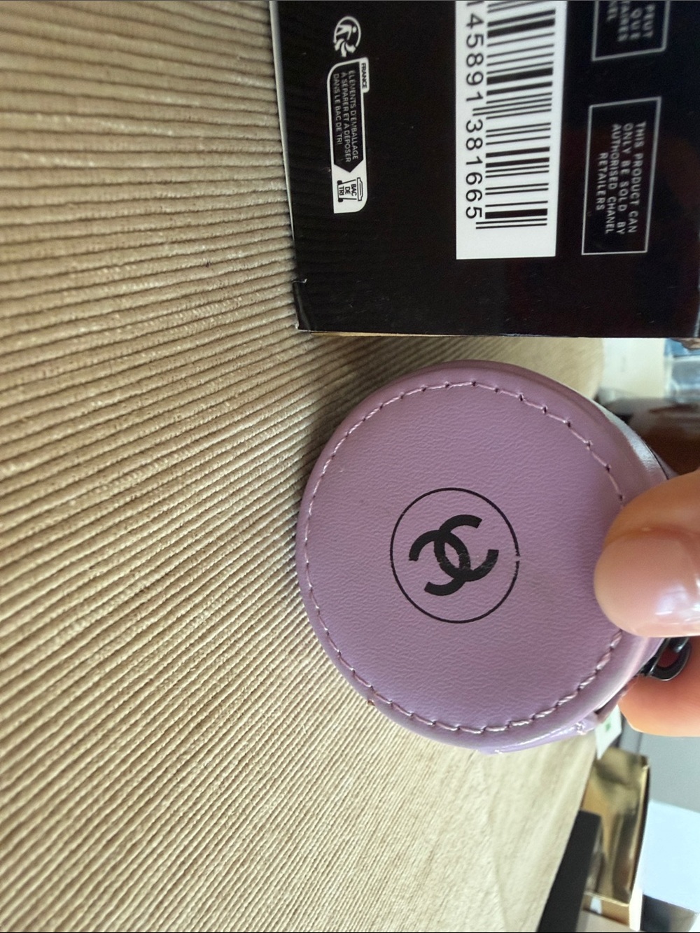 CHANEL Brush Set with Lilac Zip Case and Black Handles - Picture 8 of 8